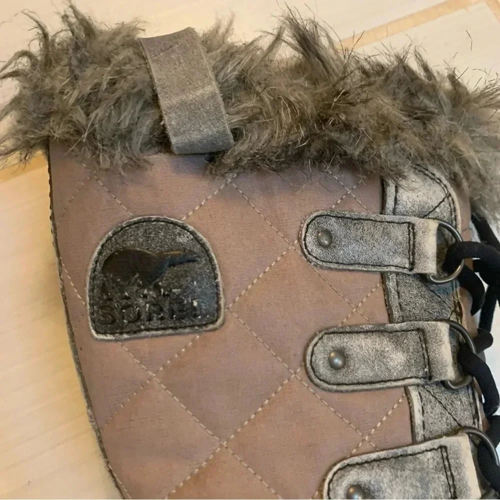Sorel Leather Tofino Winter Quilted Factory Distressed Style Faux Fur Boots - Picture 8 of 11